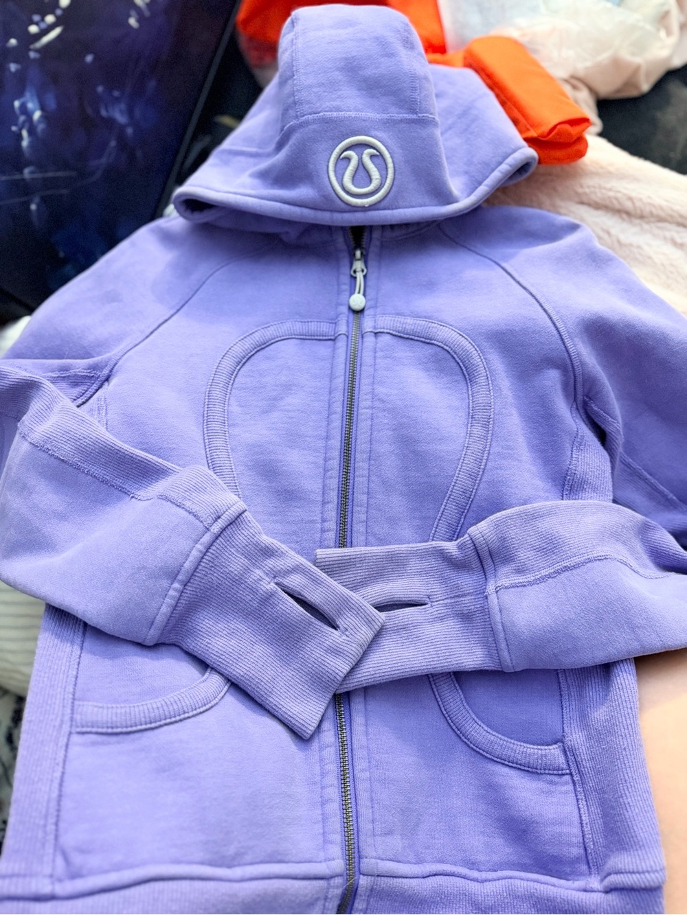 Lululemon Scuba hoodie full zip white detailing